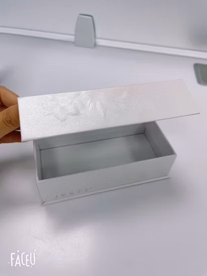 Bedruckte, individuell gestaltete, luxuriöse magnetische Blumenparfüm-Aroma-Karton-Verpackungspapier-Verpackungs-Geschenkbox mit Logo